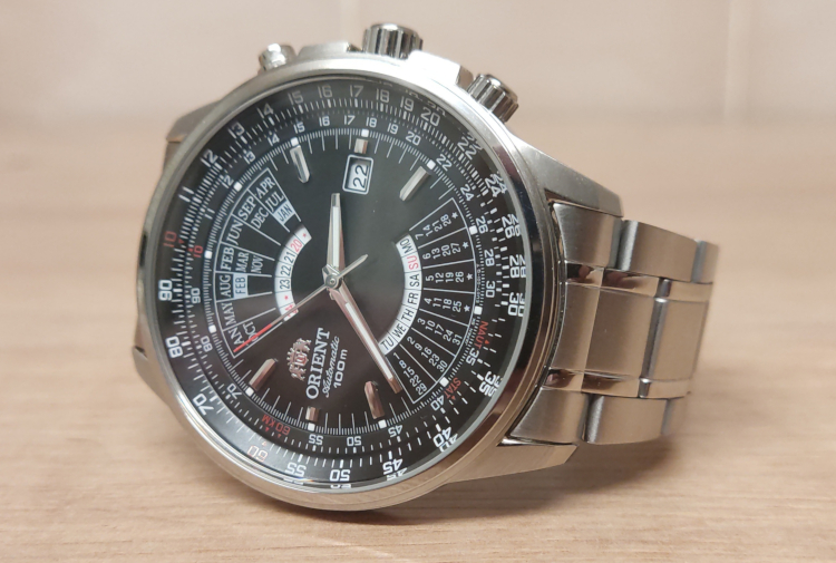 An Orient Multi-Year Calendar watch, model EU07005B